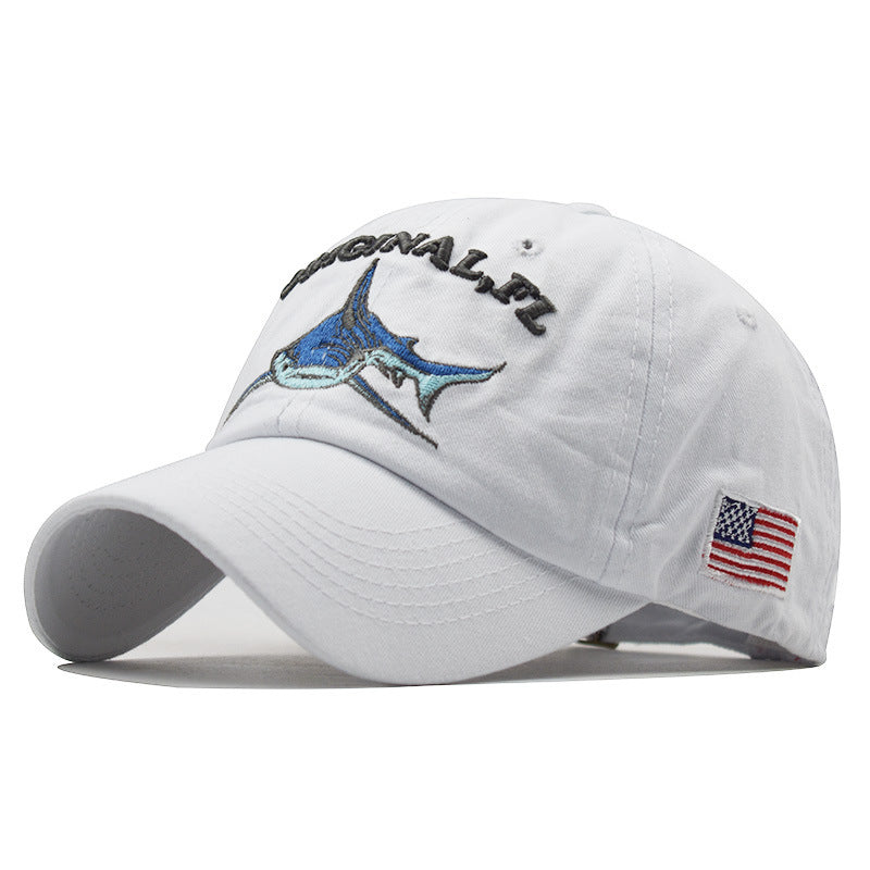 Gorra de béisbol con bordado de tiburón