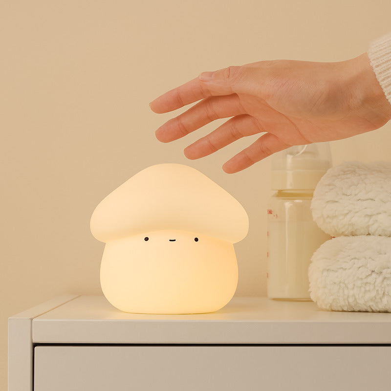 Lámpara Pequeña en Forma de Hongo de Silicona Mushroom Companion - Luz Suave para Dormir - nexbuy.com.mx
