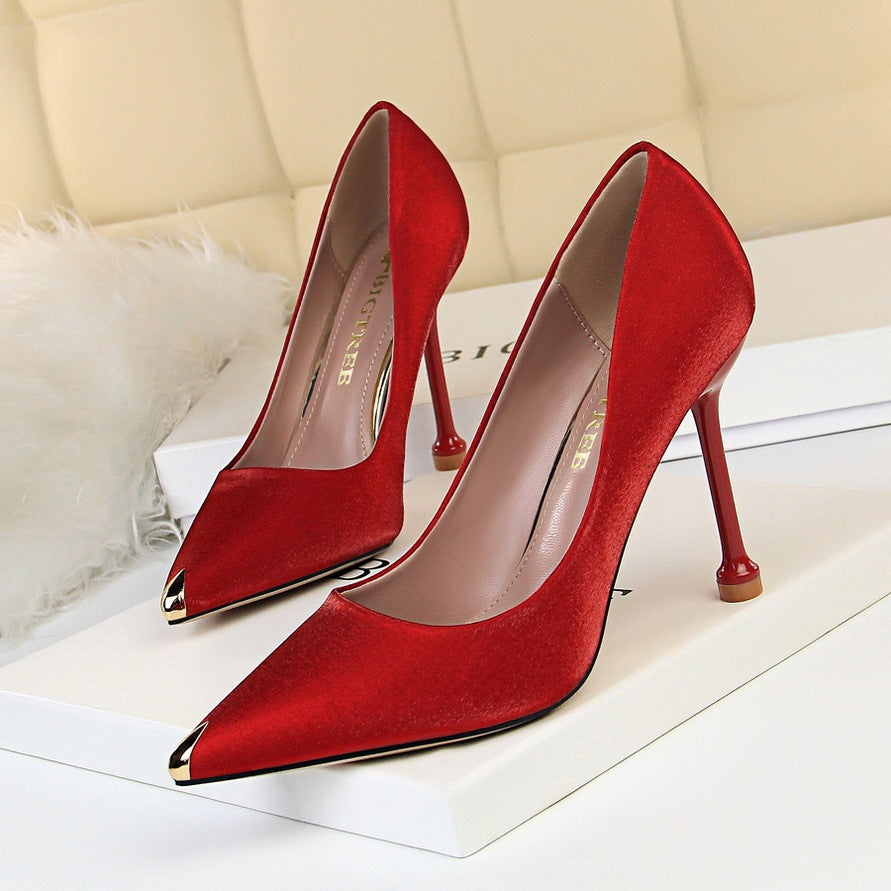 Tacones de Aguja de Satín Metalizado – Glamour Europeo para Brillar con Elegancia - nexbuy.com.mx