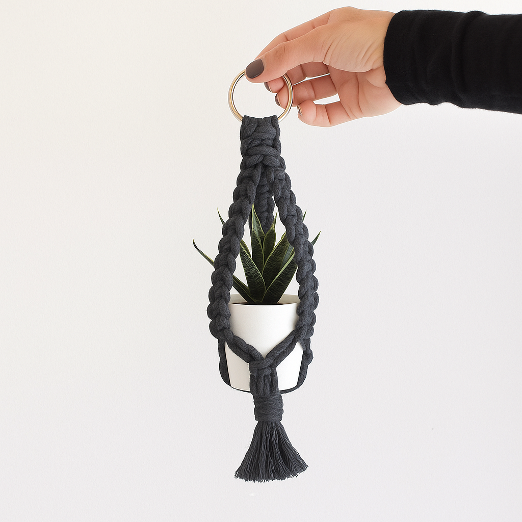 Cesta colgante tejida a mano para plantas