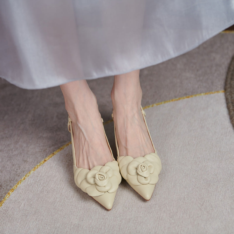 Sandalias de Cuero con Flor Elegante y Hebilla – Estilo Europeo que Florece con Sofisticación - nexbuy.com.mx