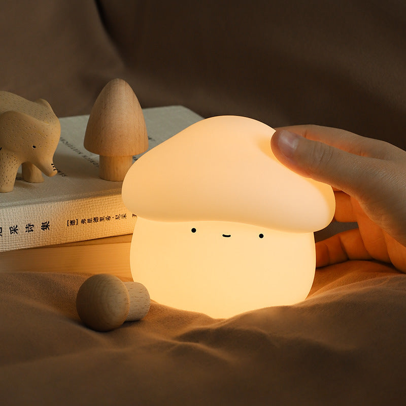 Lámpara Pequeña en Forma de Hongo de Silicona Mushroom Companion - Luz Suave para Dormir - nexbuy.com.mx