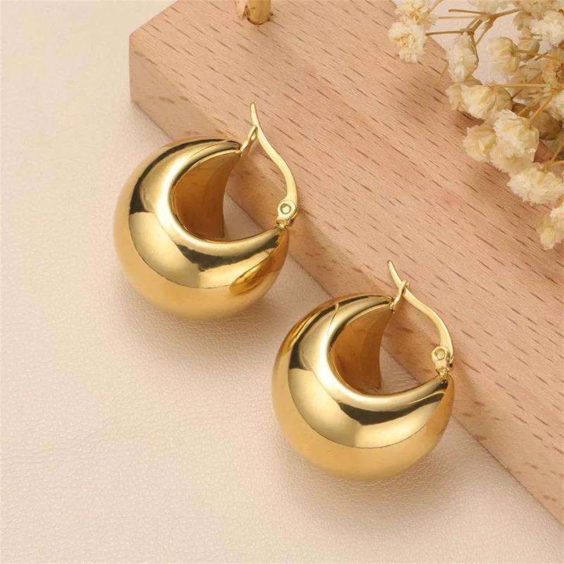 Aretes estilo clásico dorados