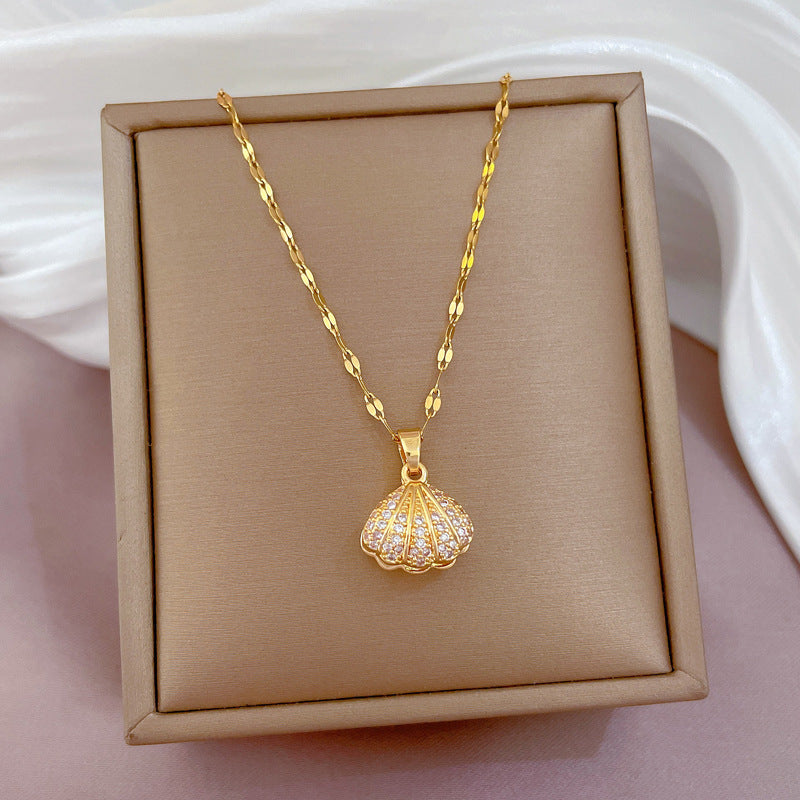 Collar de perlas con brillantes