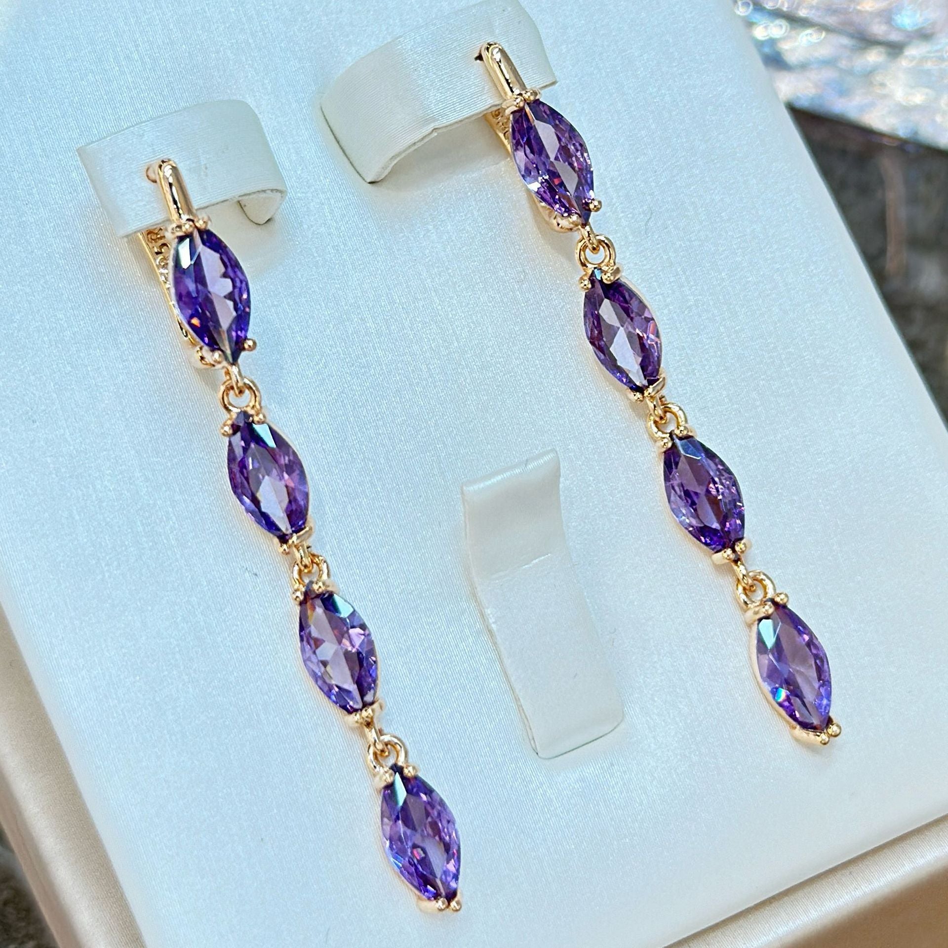 Set de pendientes y anillo con piedra amatista – Elegancia en tonos púrpura -nexbuy.com.mx