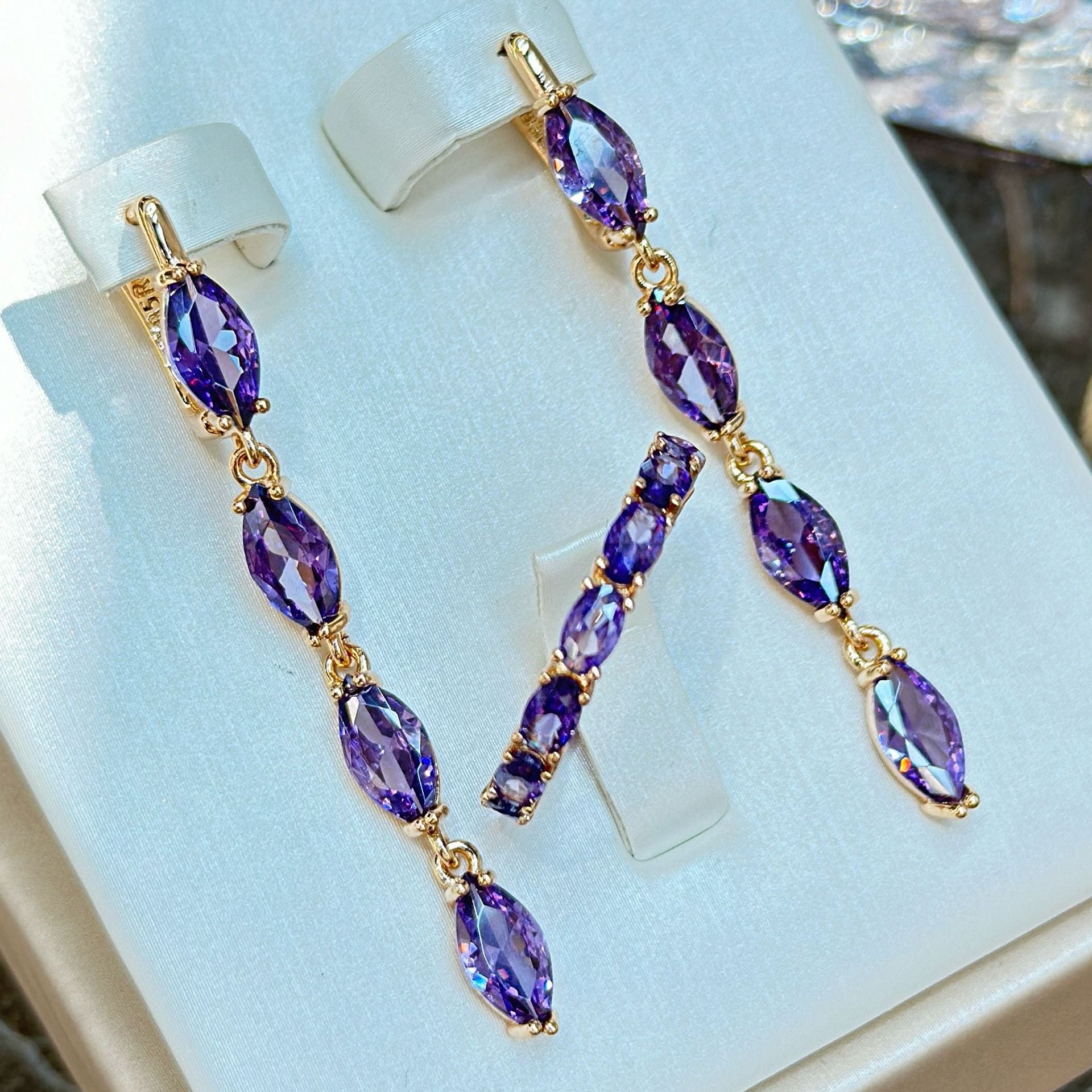 Set de pendientes y anillo con piedra amatista – Elegancia en tonos púrpura -nexbuy.com.mx
