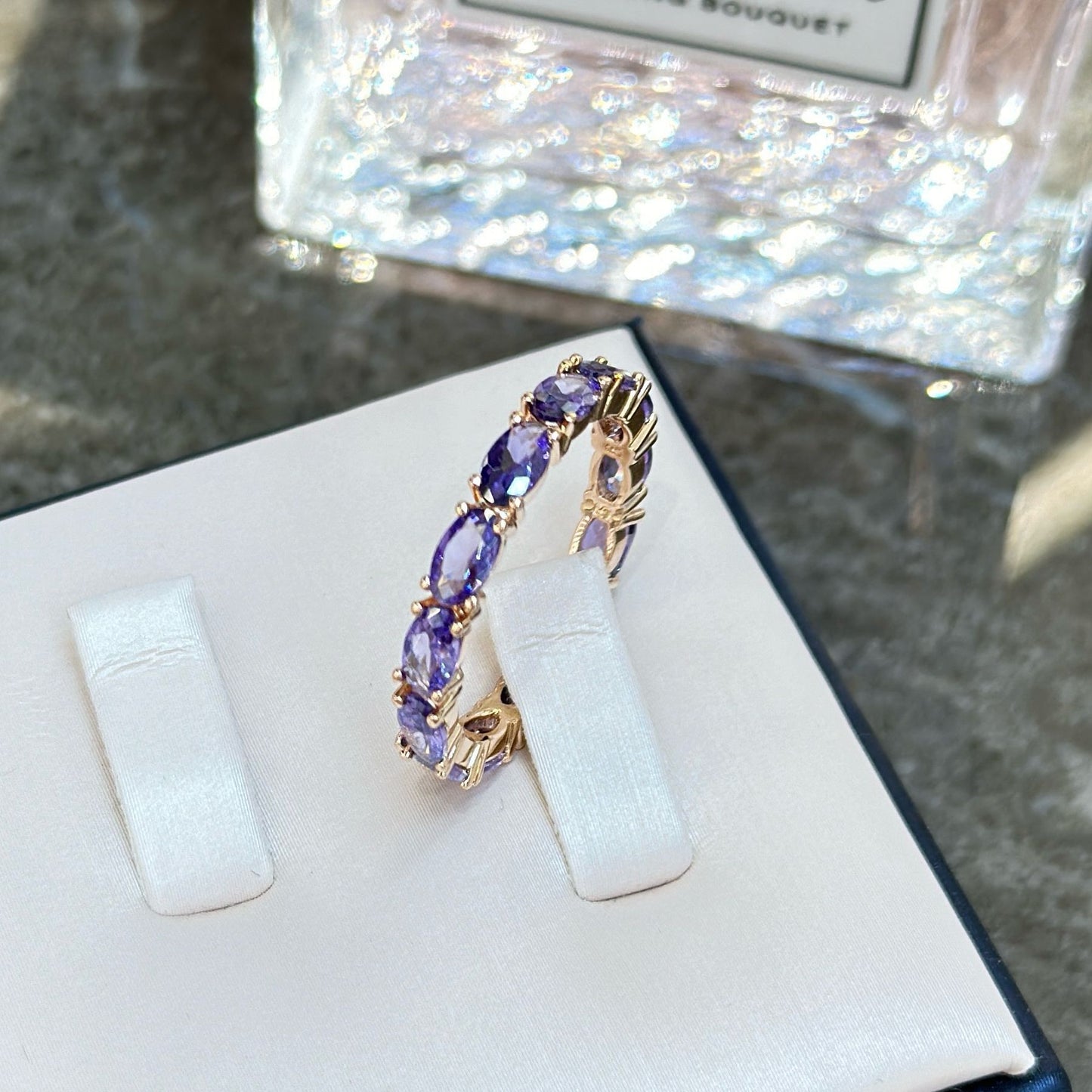 Set de pendientes y anillo con piedra amatista – Elegancia en tonos púrpura -nexbuy.com.mx