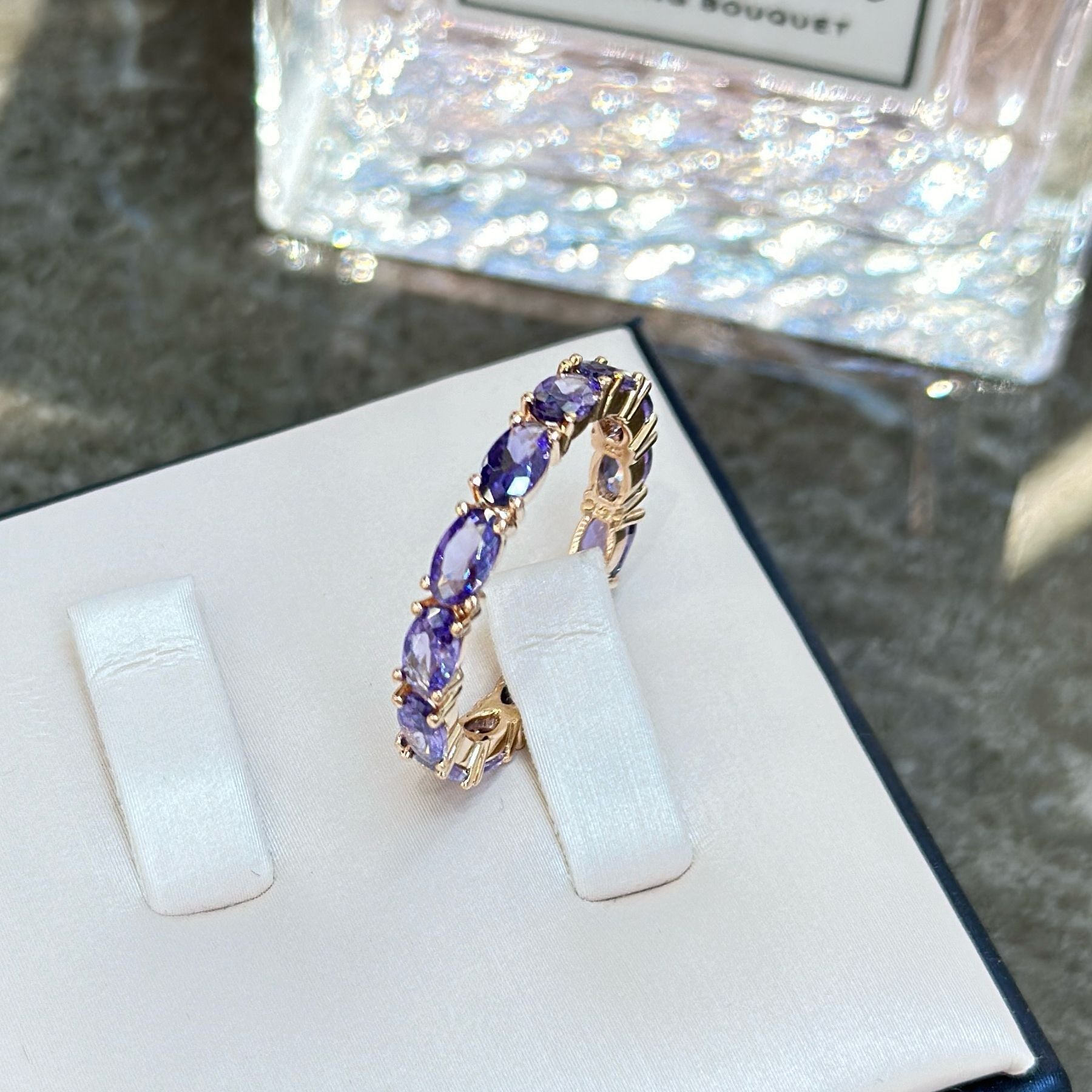 Set de pendientes y anillo con piedra amatista – Elegancia en tonos púrpura -nexbuy.com.mx