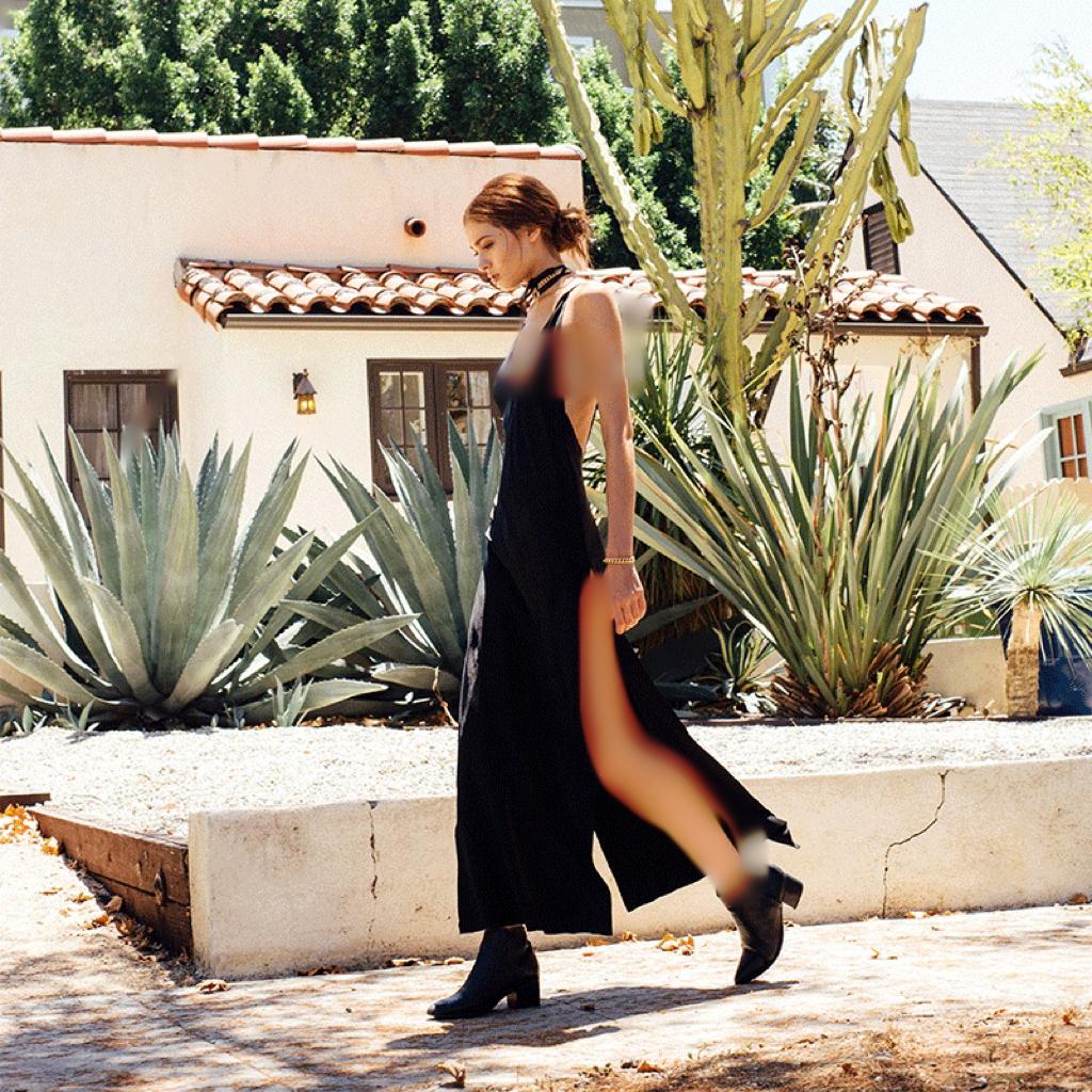 Vestido con escote halter y espalda descubierta