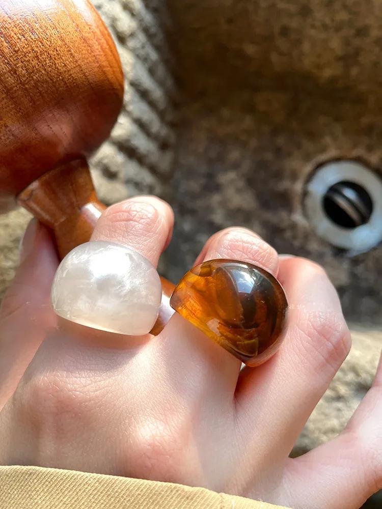 Anillo de resina color café moka