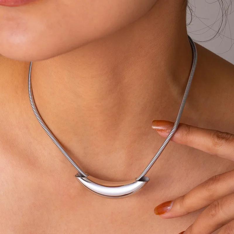 Gargantilla Estilo Clásico plateada