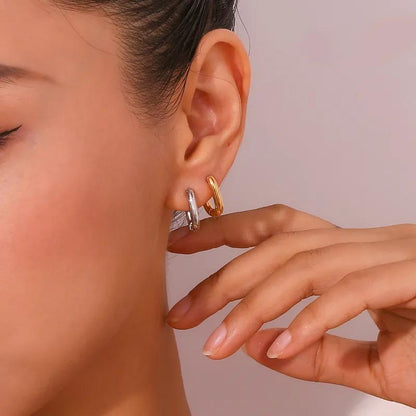 Aretes forma U plateados