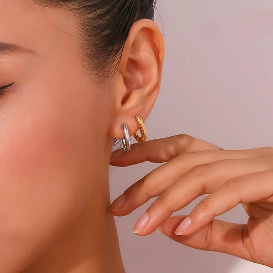 Aretes forma U plateados