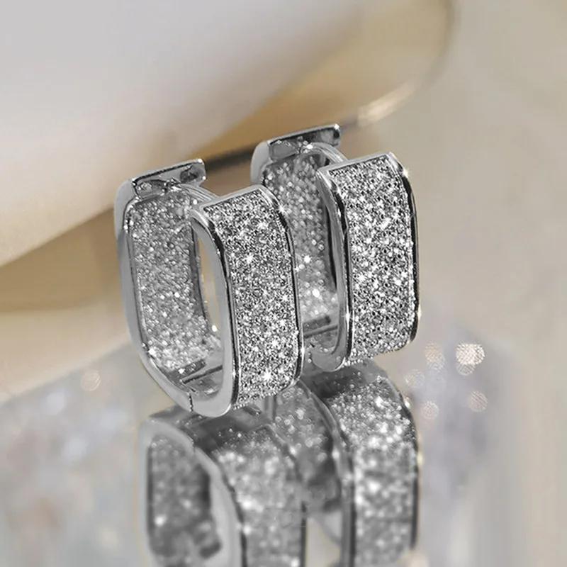 Aretes brillantes plateados
