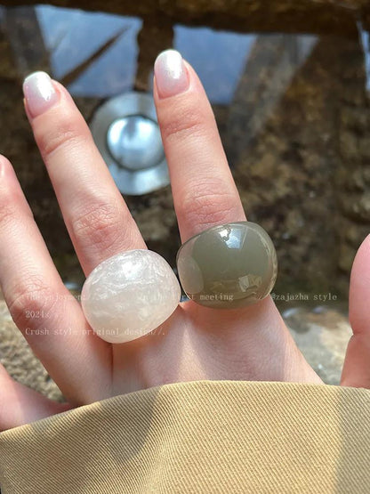 Anillo de resina verde coral