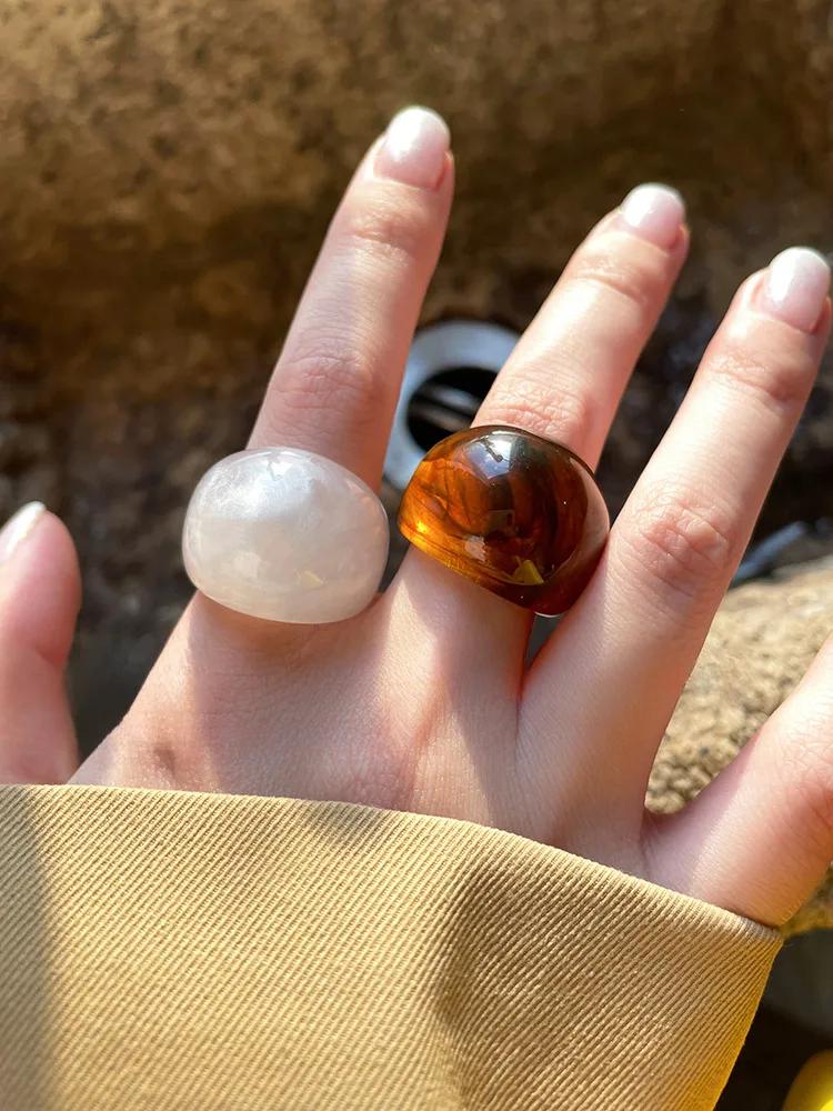 Anillo de resina color café moka