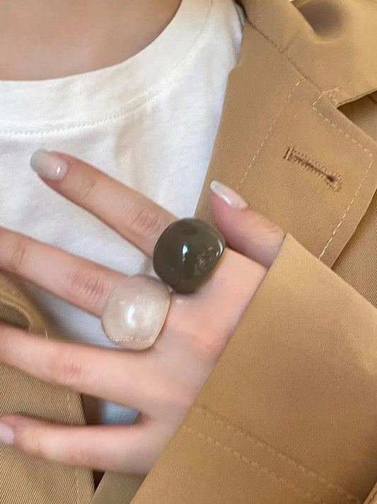 Anillo de resina blanco